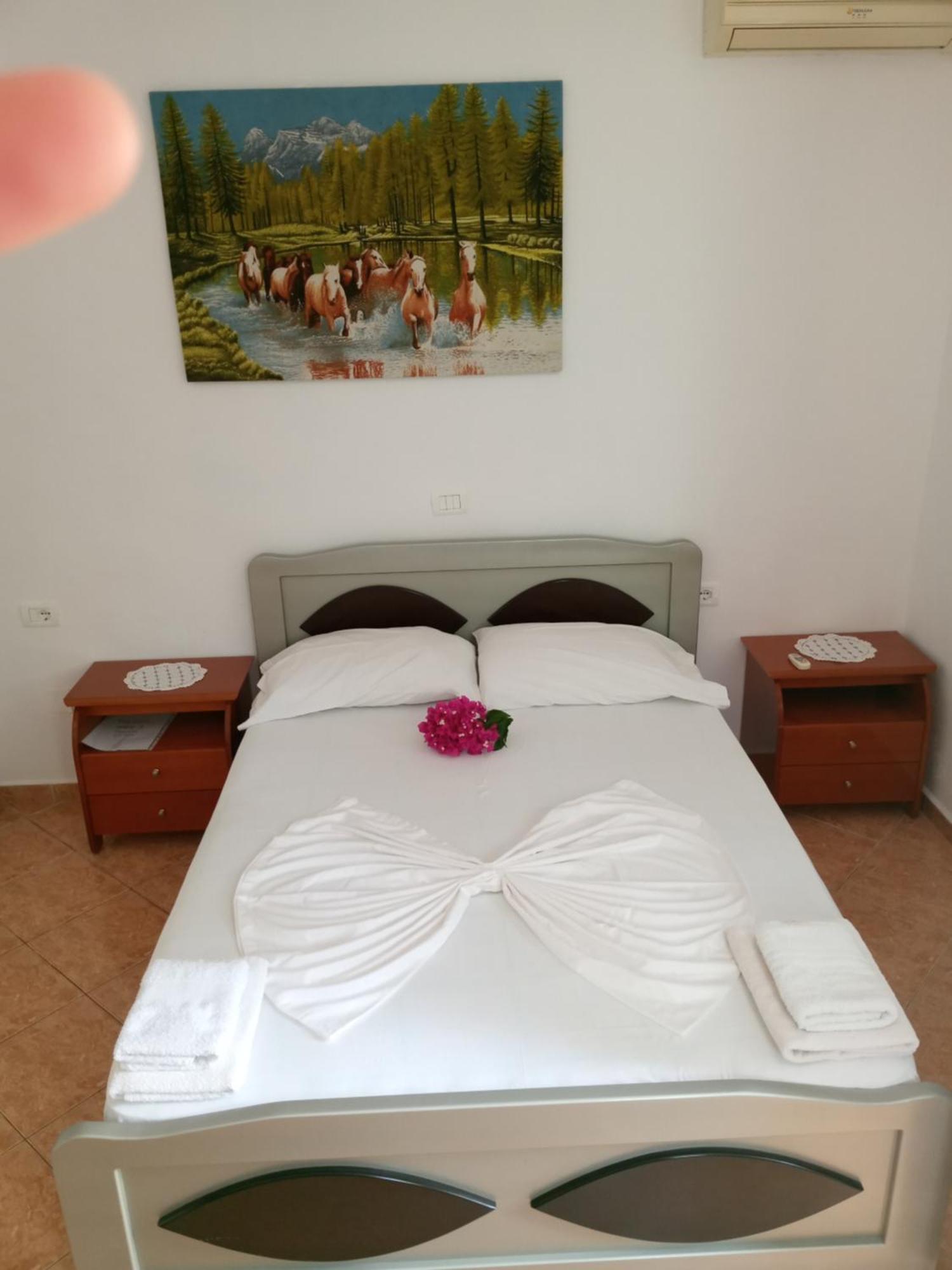 Vila Zogaj كساميل الغرفة الصورة